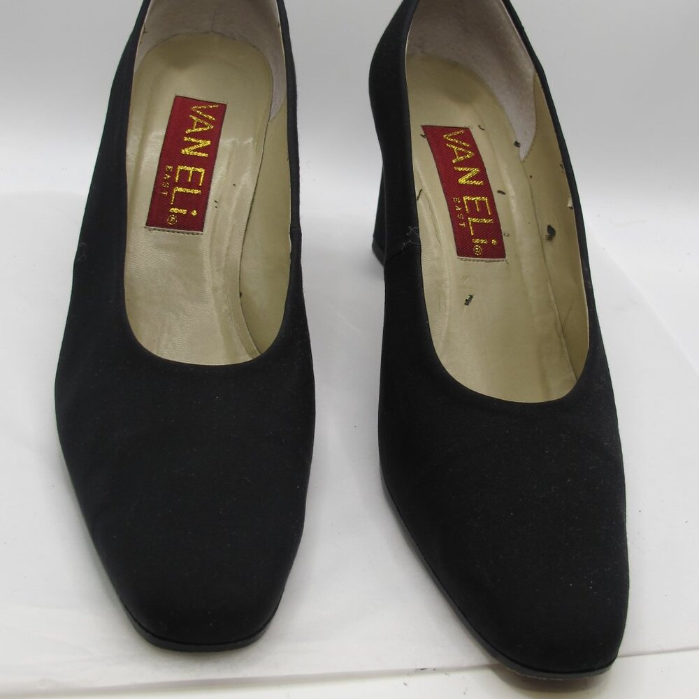 Vaneli 3 inch black heels in 8.5N